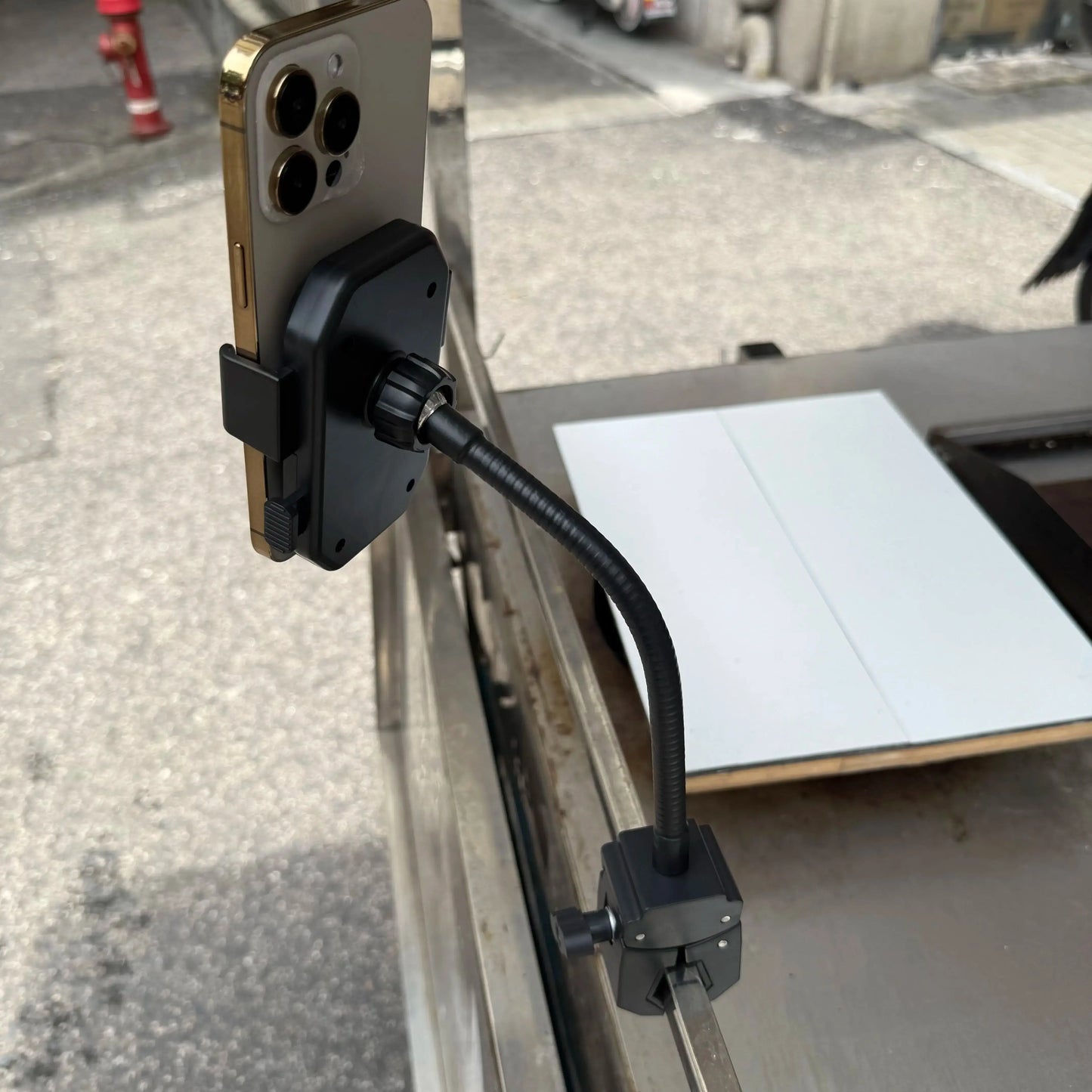 Flexible Clamp Phone Holder – 360° Rotation Stand Core Cartel