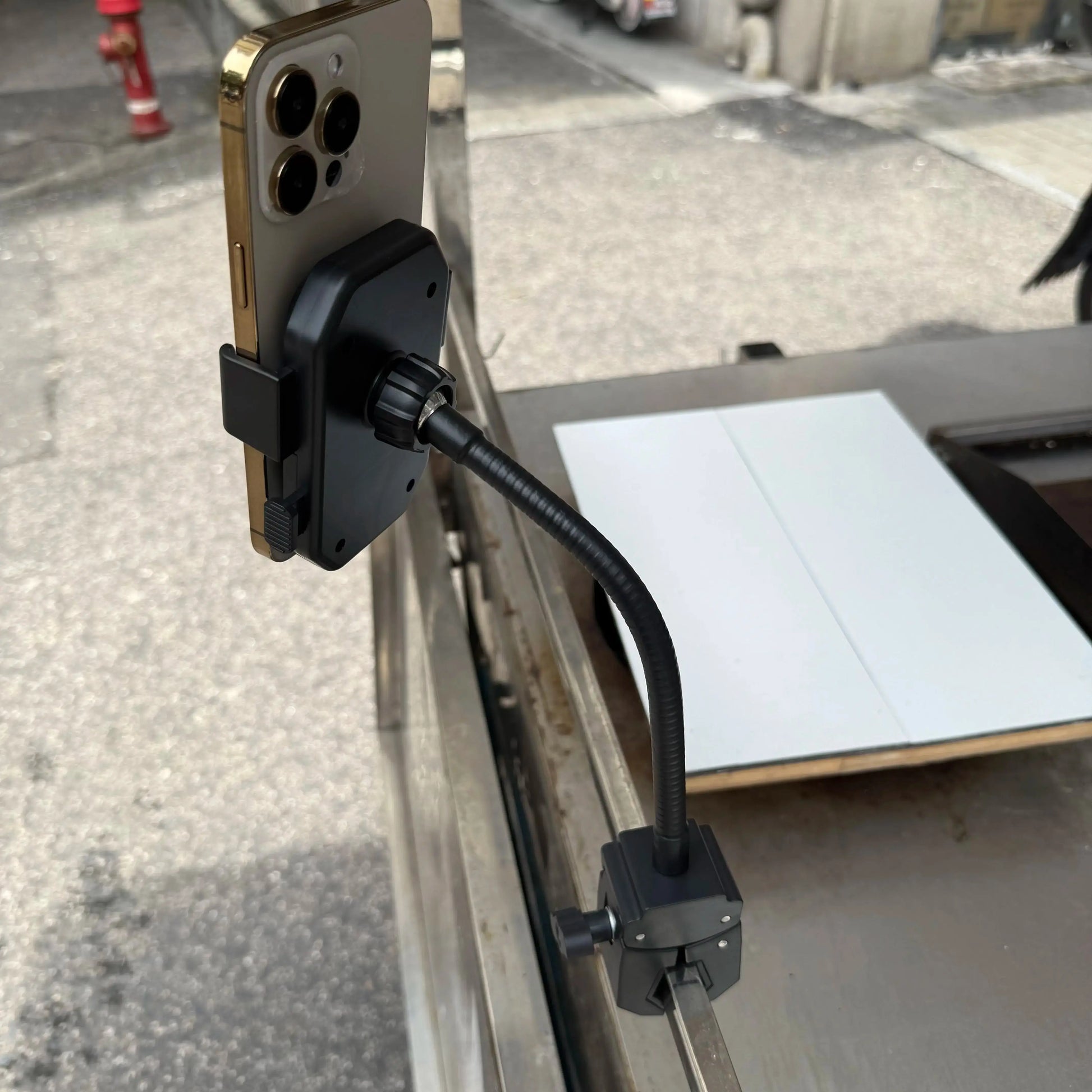 Flexible Clamp Phone Holder – 360° Rotation Stand Core Cartel